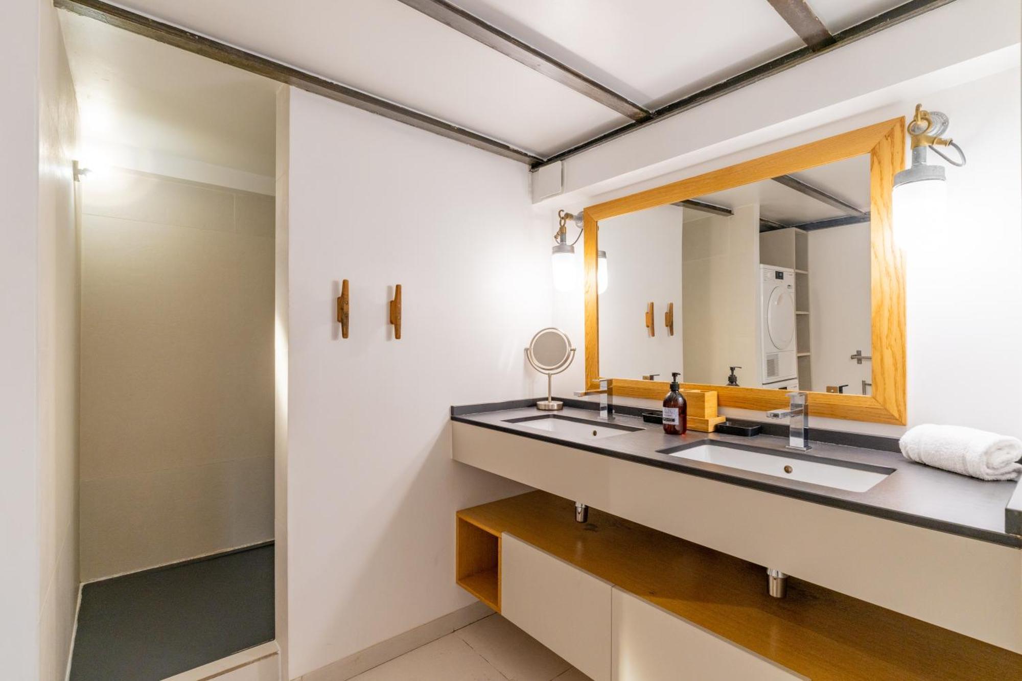 L'Arsenal - très bel appartement sur le Vieux-Port Marseille Extérieur photo